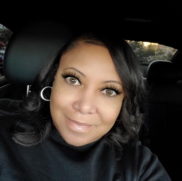 Meet your Posher, Latasha - Picture 2 of 2